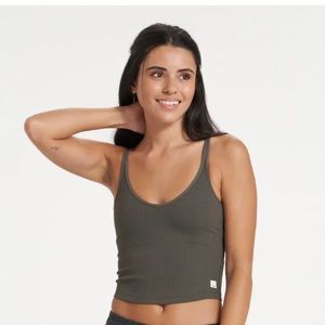 Vuori Rib Crop Top Oregano size small